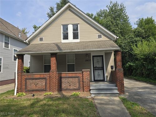 2437 E 84th St, Cleveland, OH, 44104-2207 | Card Image