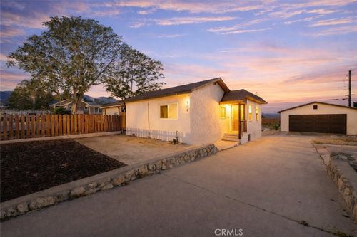 906 N Allen St, Banning, CA, 92220 | Card Image