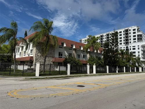 15-7251 Sw 82nd St, Miami, FL, 33143 | Card Image