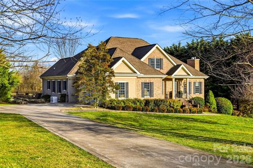 100 Bradford Farm Rd, Mills River, NC, 28759-6524 | Card Image