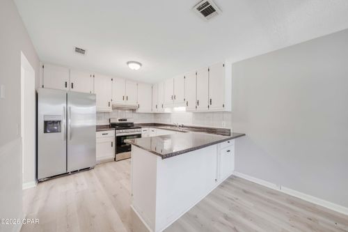 7011 Lois St, Panama City, FL, 32404-7611 | Card Image