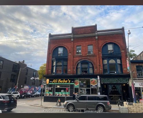 682 Queen Street E, Toronto, ON, M4M1G9 | Card Image