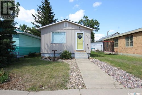 431 Red Coat Dr, Eastend, SK, S0N0T0 | Card Image