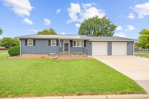 601 E Olsson St, Lindsborg, KS, 67456-1812 | Card Image