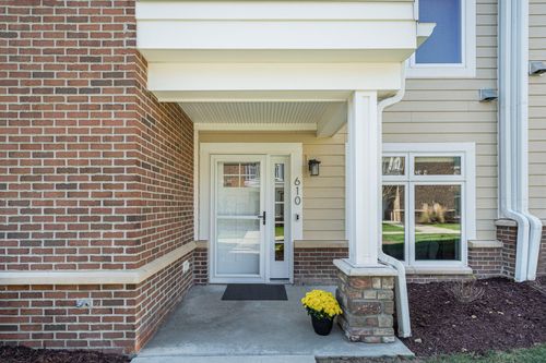 65-631 Woodland Dr, Dexter, MI, 48130-1264 | Card Image