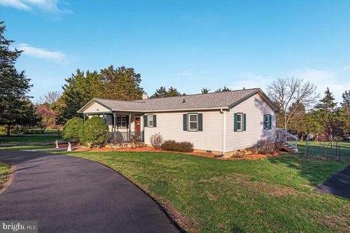 15 River Lakes Dr, STRASBURG, VA, 22657-5200 | Card Image