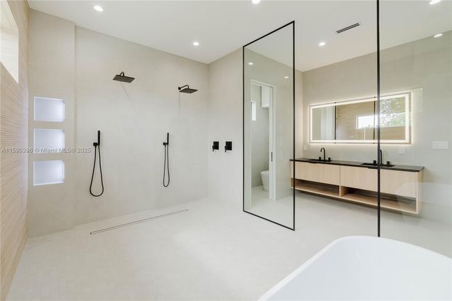 549 East Dr, House other with 4 bedrooms, 4 bathrooms and null parking in Miami Springs FL | Image 39