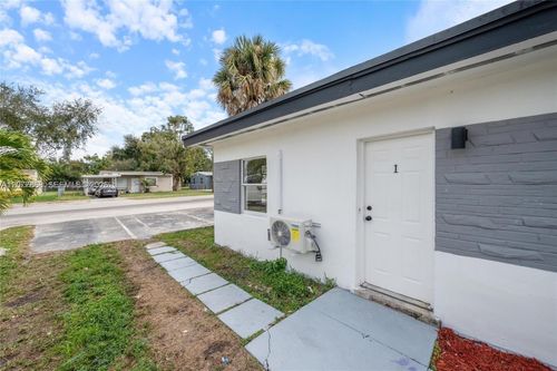 417 Nw 15th Ave, Fort Lauderdale, FL, 33311-8817 | Card Image