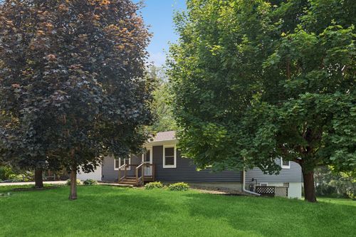 27 Kings Row Dr, Lake City, MN, 55041-2205 | Card Image