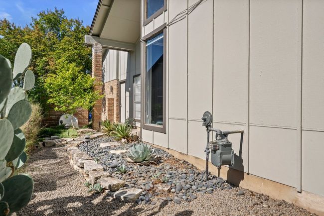 9433 Singing Quail Dr, Condo with 3 bedrooms, 2 bathrooms and 2 parking in Austin TX | Image 34