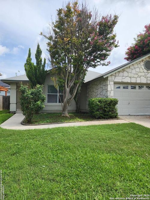 9651 Hillside Trl, San Antonio, TX, 78250-1732 | Card Image