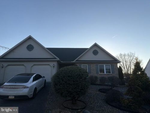 1006 Leanne St, Reading, PA, 19605-3273 | Card Image