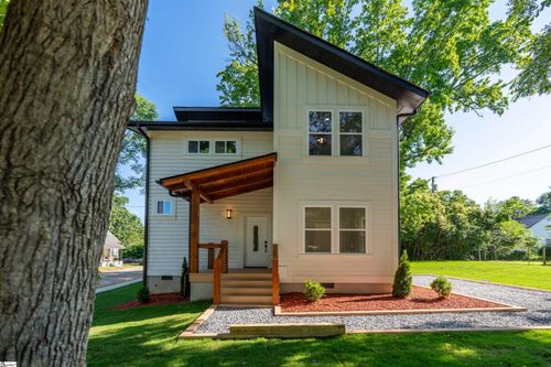 5 Mcgee St, Belton, SC, 29627-1721 | Card Image