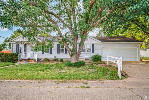 101 Ne 16th St, Abilene, KS, 67410-1607 | Card Image