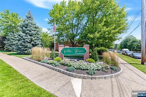 1120 Valley Rd, Wayne, NJ, 07470-2368 | Card Image