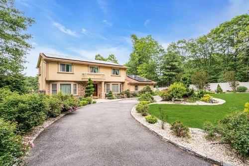 41 Hearthstone Dr, Dix Hills, NY, 11746-5032 | Card Image