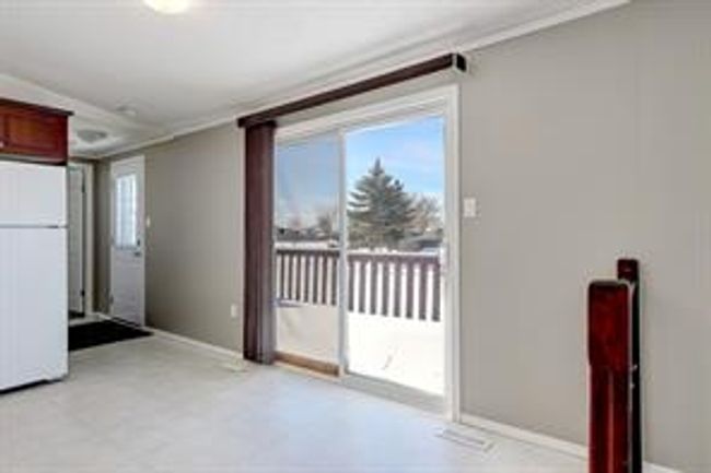 8865 89 Ave, House detached with 3 bedrooms, 2 bathrooms and 2 parking in Grande Prairie AB | Image 6