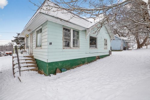 57 Sw Roundhouse Loop, Lewistown, MT, 59457-8781 | Card Image