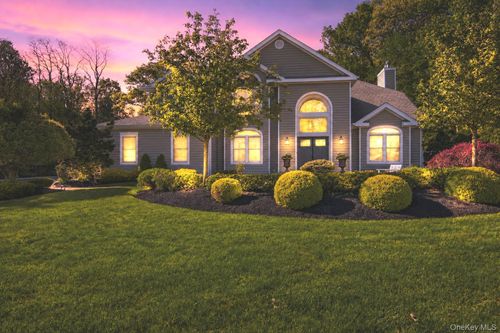 50 Cobbler Ln, East Setauket, NY, 11733-1172 | Card Image