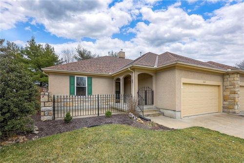 4129 Sw Homestead Dr, Lee's Summit, MO, 64082-8216 | Card Image