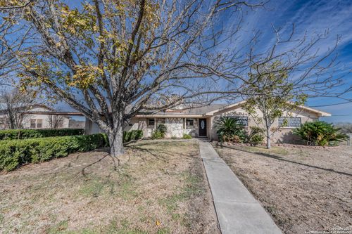 414 State Highway 173 S, Devine, TX, 78016-5106 | Card Image