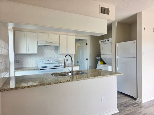 apt-c-1020 Autumn Cir, College Station, TX, 77840-7851 | Card Image