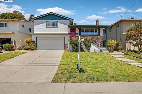 4776 Sorani Way, Castro Valley, CA, 94546-1317 | Card Image