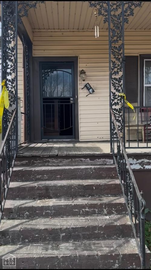 927 Cherry St, Helena, AR, 72342-2703 | Card Image