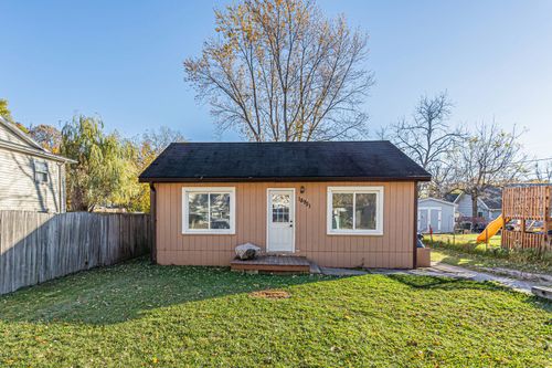 18951 W Hickory St, Mundelein, IL, 60060-4123 | Card Image