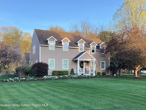 11 Presidential Dr, Kinderhook, NY, 12106-1711 | Card Image