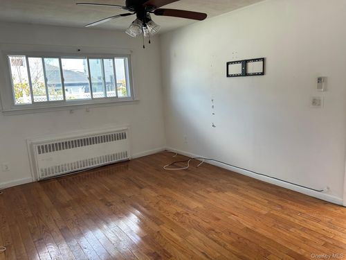 362 Beach 48 Street, New York, NY, 11681 | Card Image