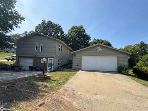 339 E Madison St, Centerville, IA, 52544-1512 | Card Image