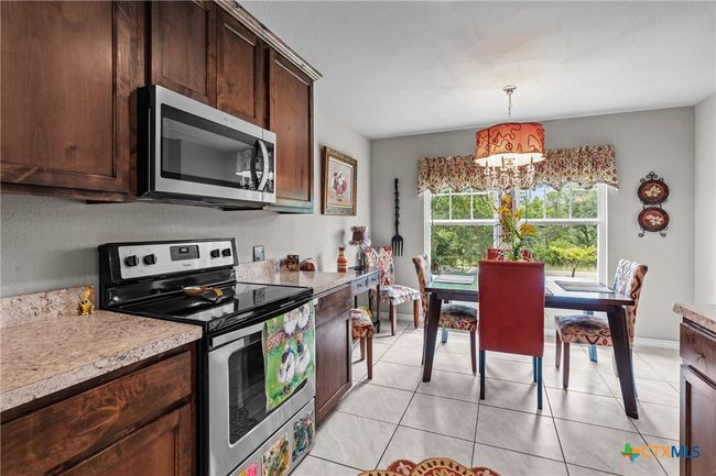 Kitchen & breakfast nook | Image 15