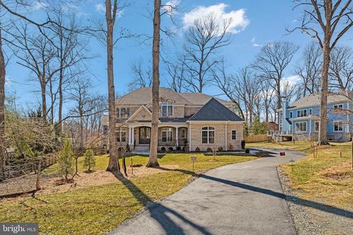 8619 Redwood Dr, VIENNA, VA, 22180-6825 | Card Image