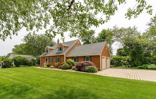 10 Cross Rd, Narragansett, RI, 02882-1438 | Card Image