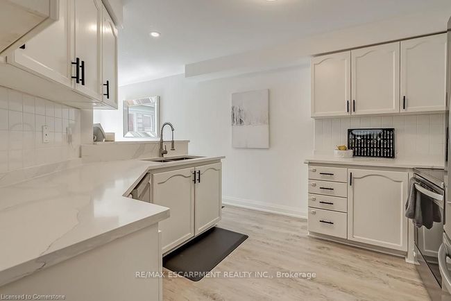 35 - 2022 Atkinson Dr, Condo with 3 bedrooms, 3 bathrooms and 1 parking in Burlington ON | Image 20