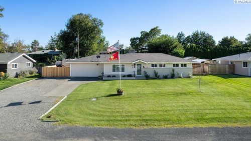 7023 W Victoria Ave, Kennewick, WA, 99336-7611 | Card Image