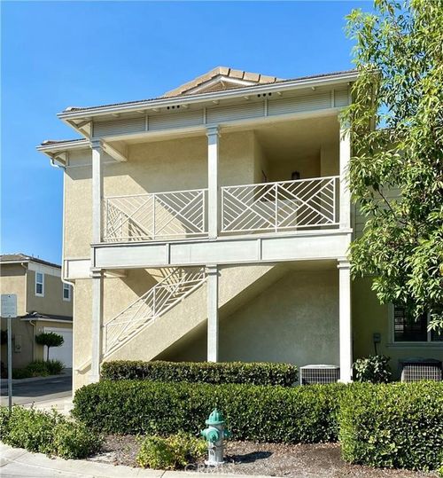 951 Baxter Pkwy, Brea, CA, 92821-2352 | Card Image