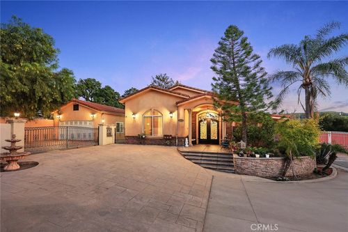 10610 Oak Tree Way, Sunland, CA, 91040-2832 | Card Image