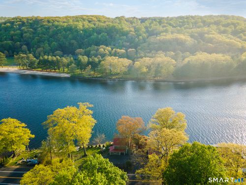 3 Roosevelt Dr, Seymour, CT, 06483-2116 | Card Image