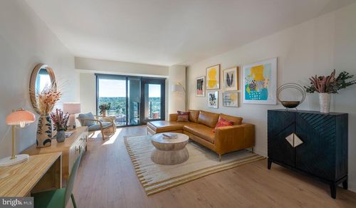 1b-e-2903-4710 Elm Street, BETHESDA, MD, 20814 | Card Image