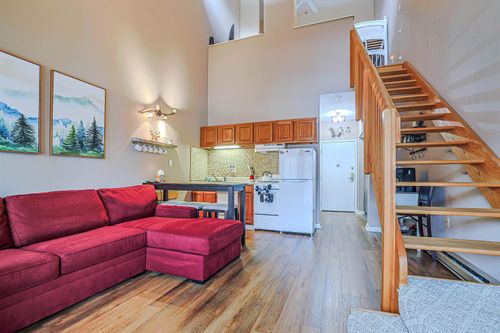 a313-36 Lodge Road, Lincoln, NH, 03251 | Card Image