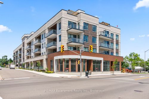 205-123 Maurice Dr, Oakville, ON, L6K2W6 | Card Image