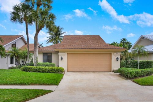 111 Seashore Dr, Jupiter, FL, 33477-9618 | Card Image
