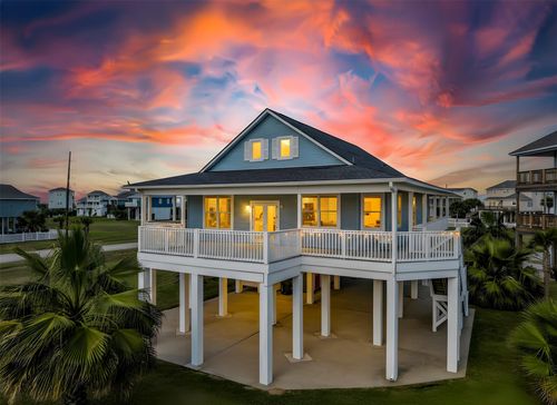 3910 Palmdale Ct, Galveston, TX, 77554-6914 | Card Image