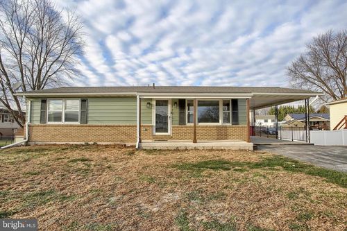 10 Bear Cir, Hanover, PA, 17331-8826 | Card Image