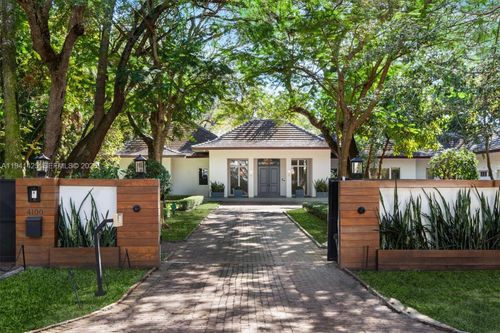 4100 Kiaora St, Coconut Grove, FL, 33133-6365 | Card Image