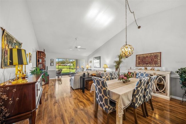 7640 - 5933 Clubside Dr, Condo with 2 bedrooms, 2 bathrooms and null parking in SARASOTA FL | Image 11