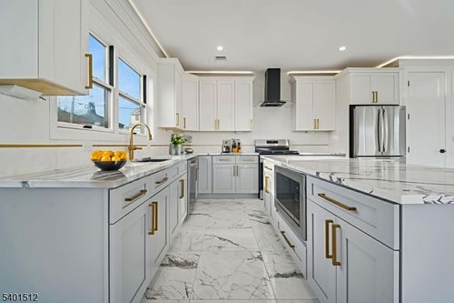 19 Mountain Ave, Mahwah, NJ, 07430-1217 | Card Image