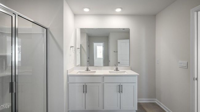 Bathroom | Image 29